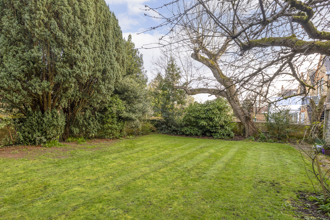1 bed apartment for sale in Gunnersbury Avenue, Ealing, London, W5  - Property Image 17