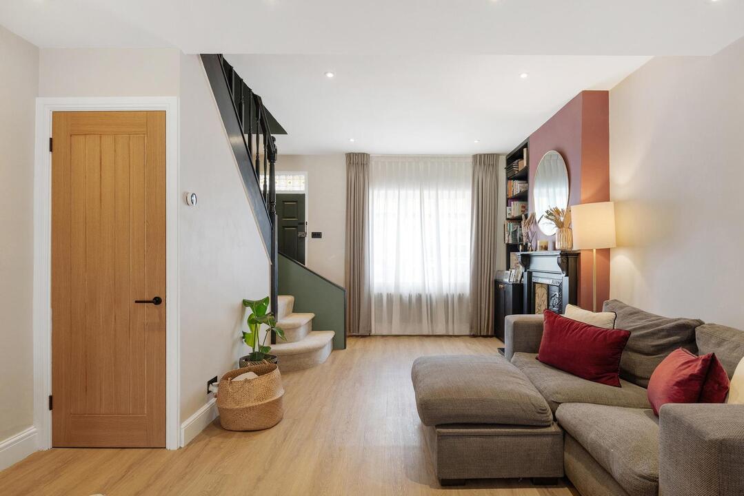 2 bed end of terrace house for sale in Orchard Road, Brentford, TW8  - Property Image 17