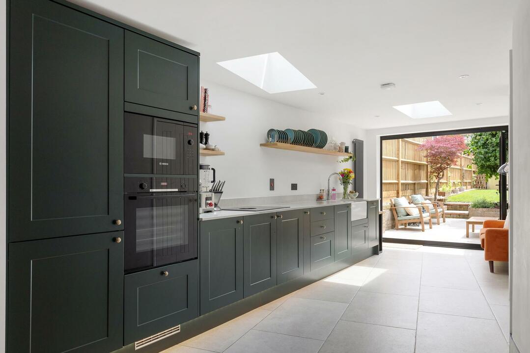 2 bed end of terrace house for sale in Orchard Road, Brentford, TW8  - Property Image 2