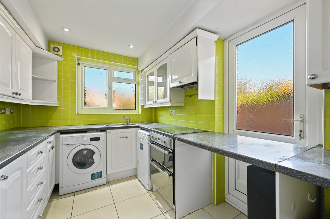 4 bed semi-detached house to rent in Princes Gardens, Acton, London, W3  - Property Image 3