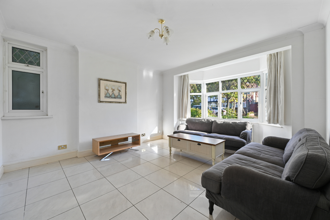 4 bed semi-detached house to rent in Princes Gardens, Acton, London, W3  - Property Image 2