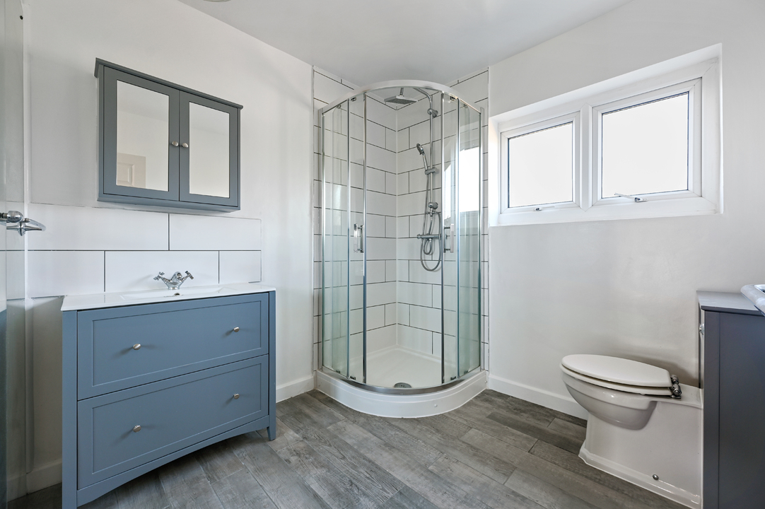 4 bed semi-detached house to rent in Princes Gardens, Acton, London, W3  - Property Image 10