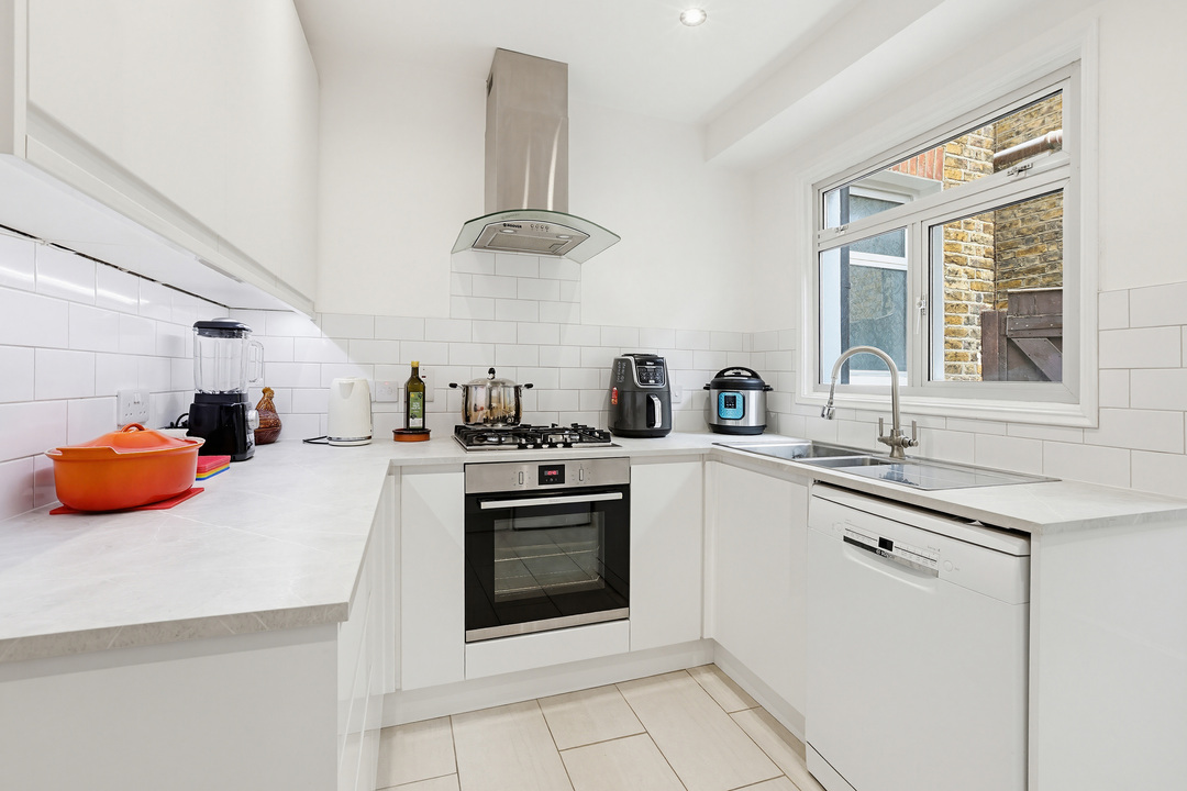 4 bed semi-detached house for sale in Montague Road, Ealing, London, W13  - Property Image 3