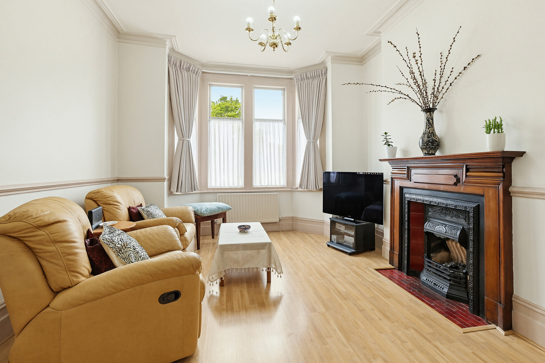 4 bed semi-detached house for sale in Montague Road, Ealing, London, W13  - Property Image 2