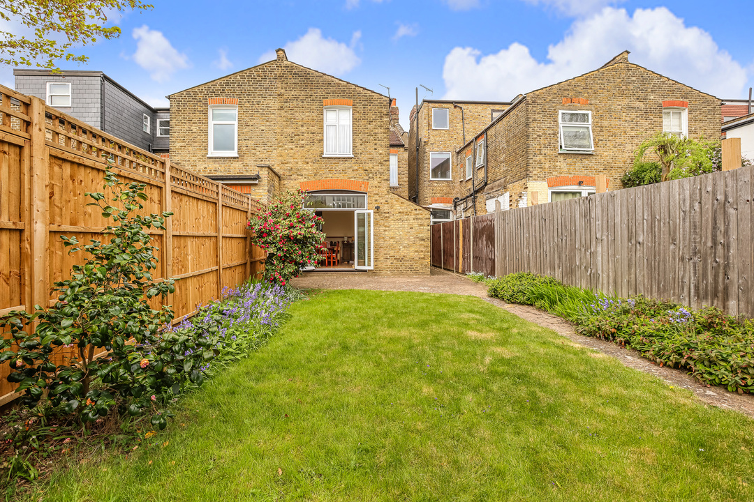 4 bed semi-detached house for sale in Montague Road, Ealing, London, W13  - Property Image 10