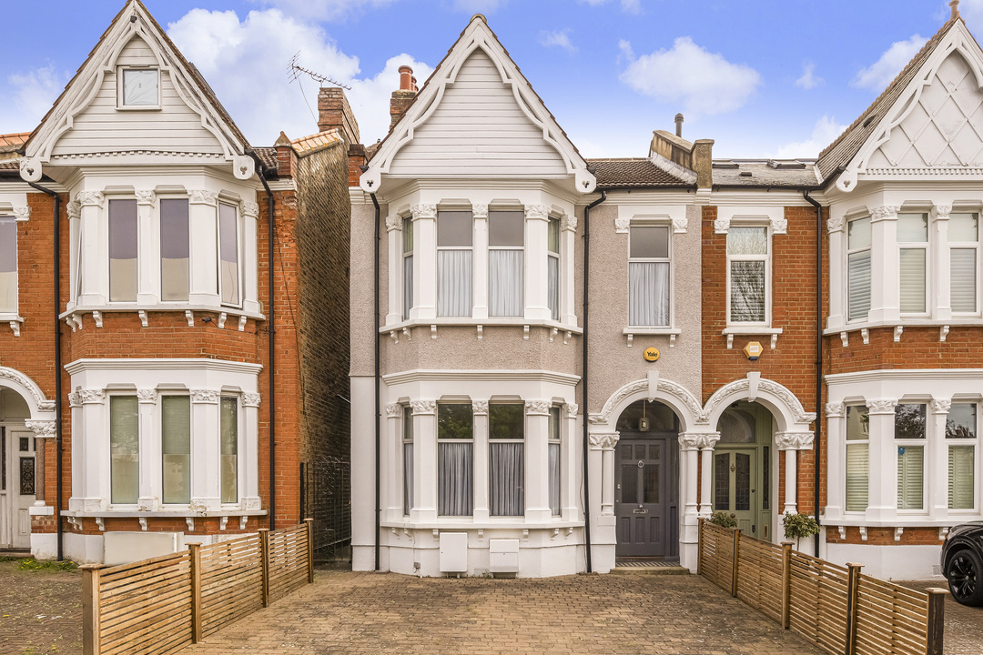 4 bed semi-detached house for sale in Montague Road, Ealing, London, W13 - Property Image 1