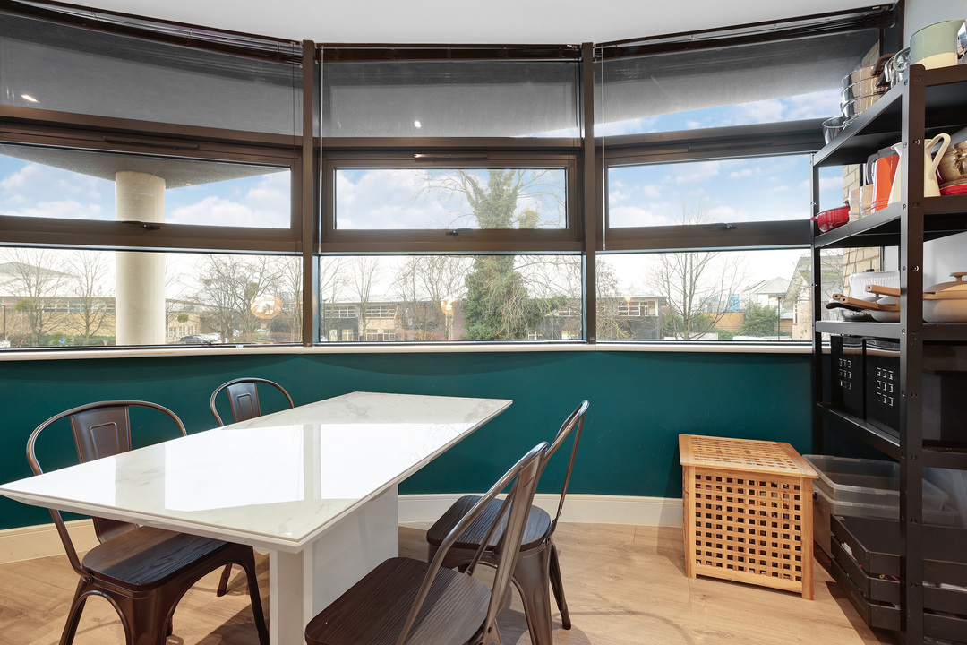 1 bed apartment for sale in Heron Drive, Berkshire, SL3  - Property Image 12