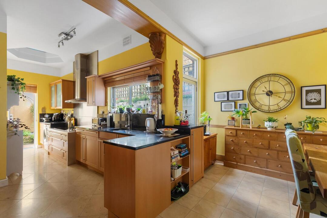 5 bed semi-detached house for sale in Somerset Road, Brentford, Greater London, TW8  - Property Image 14