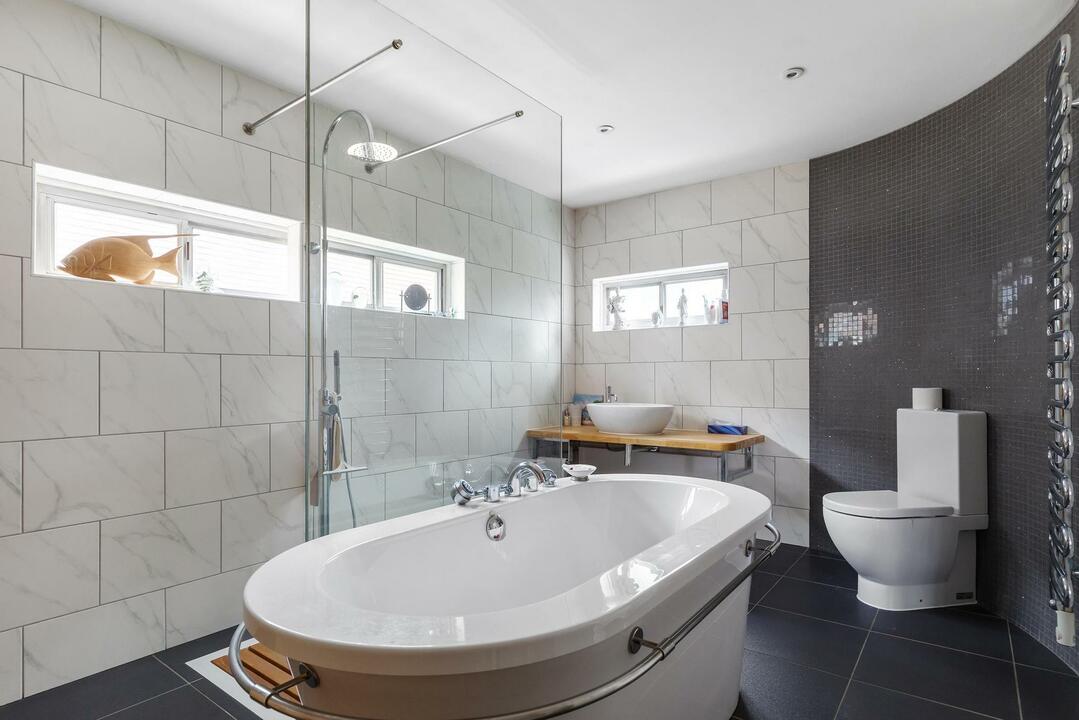 5 bed semi-detached house for sale in Somerset Road, Brentford, Greater London, TW8  - Property Image 17