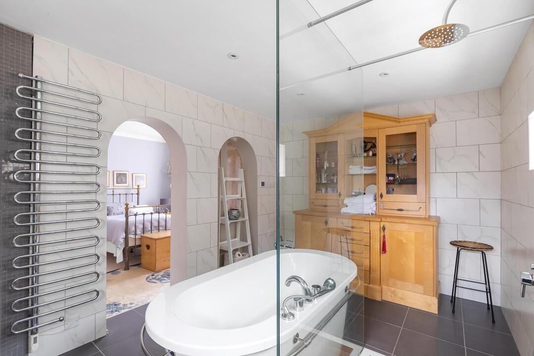 5 bed semi-detached house for sale in Somerset Road, Brentford, Greater London, TW8  - Property Image 18