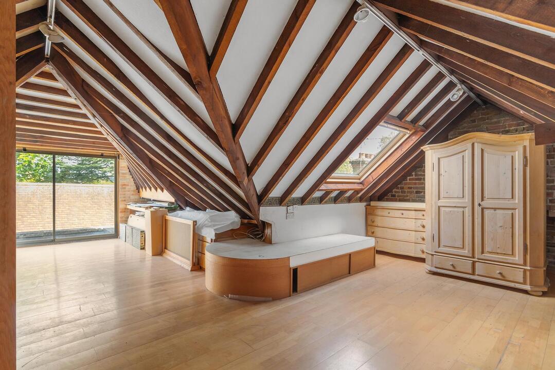 5 bed semi-detached house for sale in Somerset Road, Brentford, Greater London, TW8  - Property Image 25