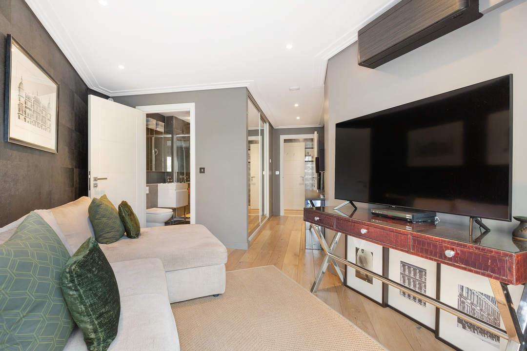 3 bed apartment for sale in Uxbridge Road, Ealing, London, W5  - Property Image 13