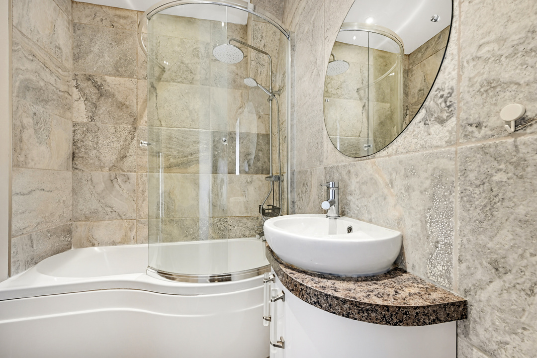2 bed apartment to rent in Warwick Road, Ealing, W5  - Property Image 12