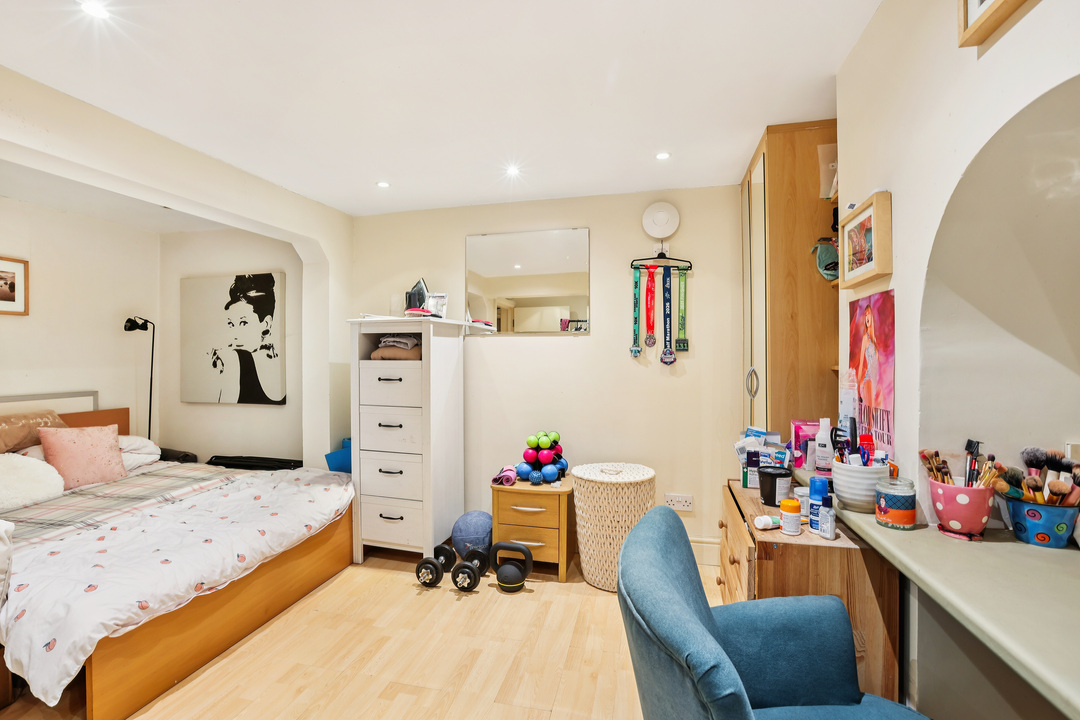1 bed apartment for sale in Gordon Road, Ealing, London, W13  - Property Image 13