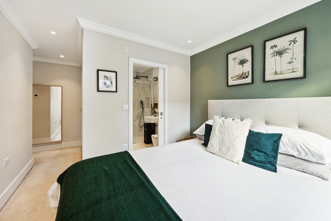 2 bed apartment for sale in Sutherland Road, Ealing, London, W13  - Property Image 8