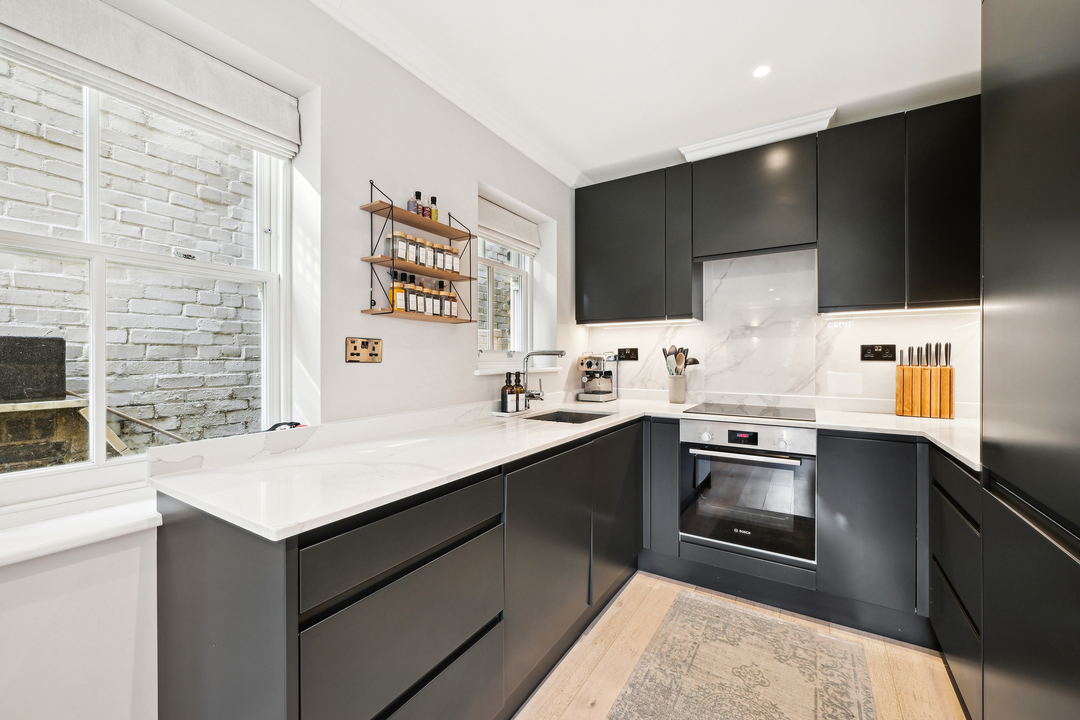 2 bed apartment for sale in Sutherland Road, Ealing, London, W13  - Property Image 4