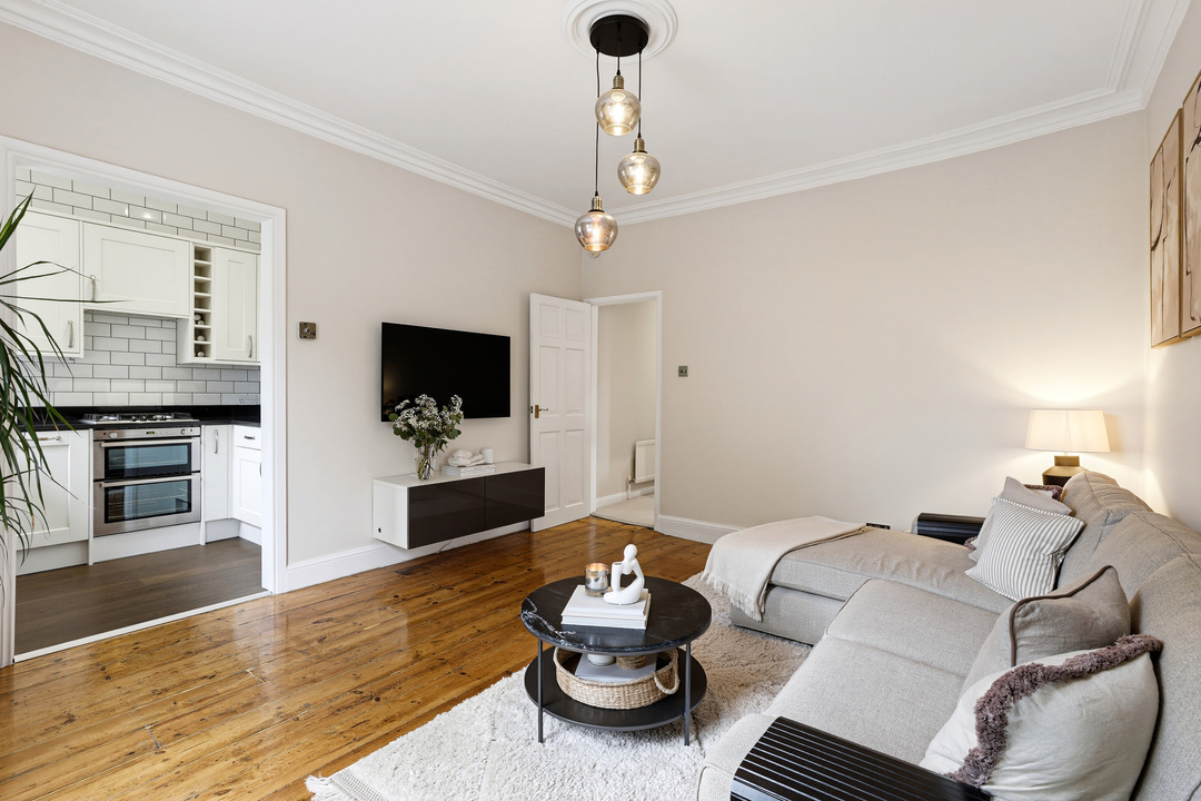 2 bed apartment for sale in Gordon Road, Ealing, London, W5  - Property Image 5