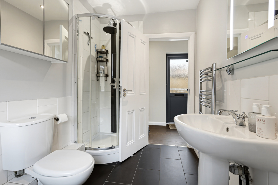 2 bed apartment for sale in Gordon Road, Ealing, London, W5  - Property Image 15