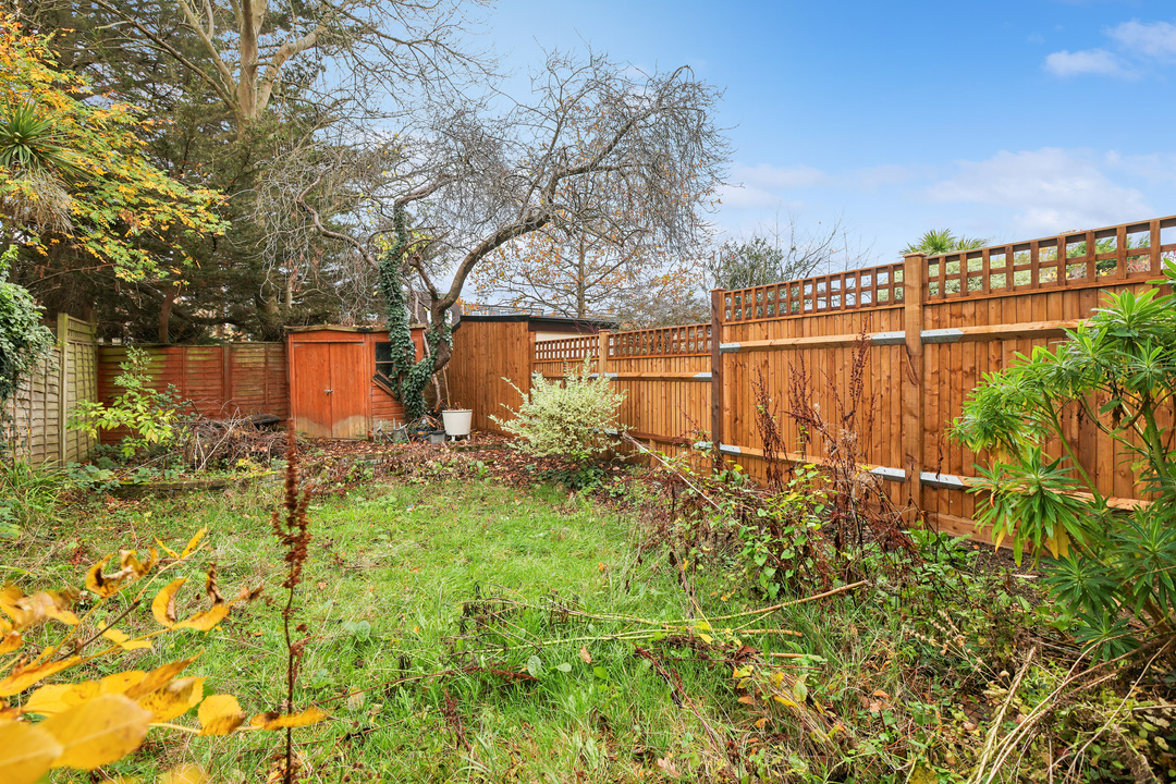 1 bed apartment for sale in Bradley Gardens, Ealing, London, W13  - Property Image 4