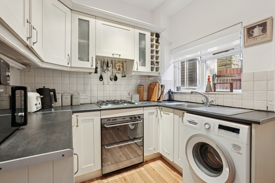 1 bed apartment for sale in Bradley Gardens, Ealing, London, W13 - Property Image 1