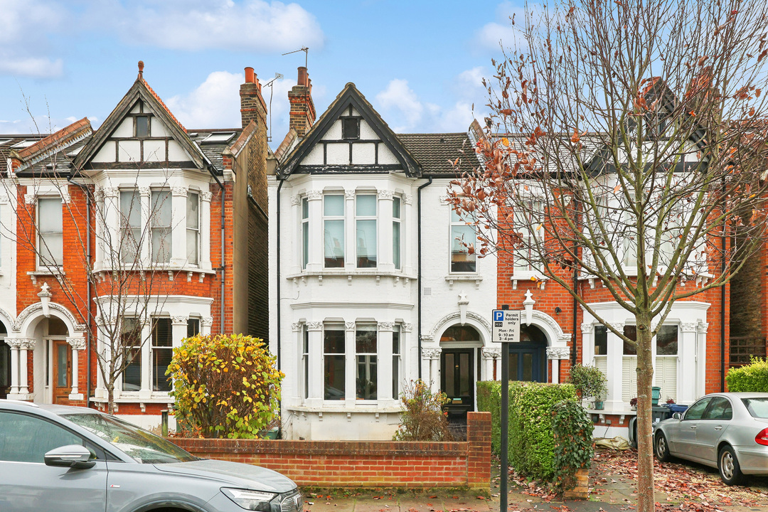 1 bed apartment for sale in Bradley Gardens, Ealing, London, W13 - Property Image 1