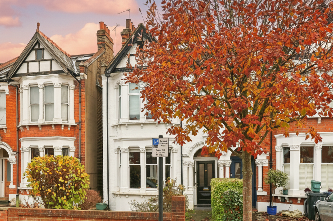 1 bed apartment for sale in Bradley Gardens, Ealing, London, W13  - Property Image 2