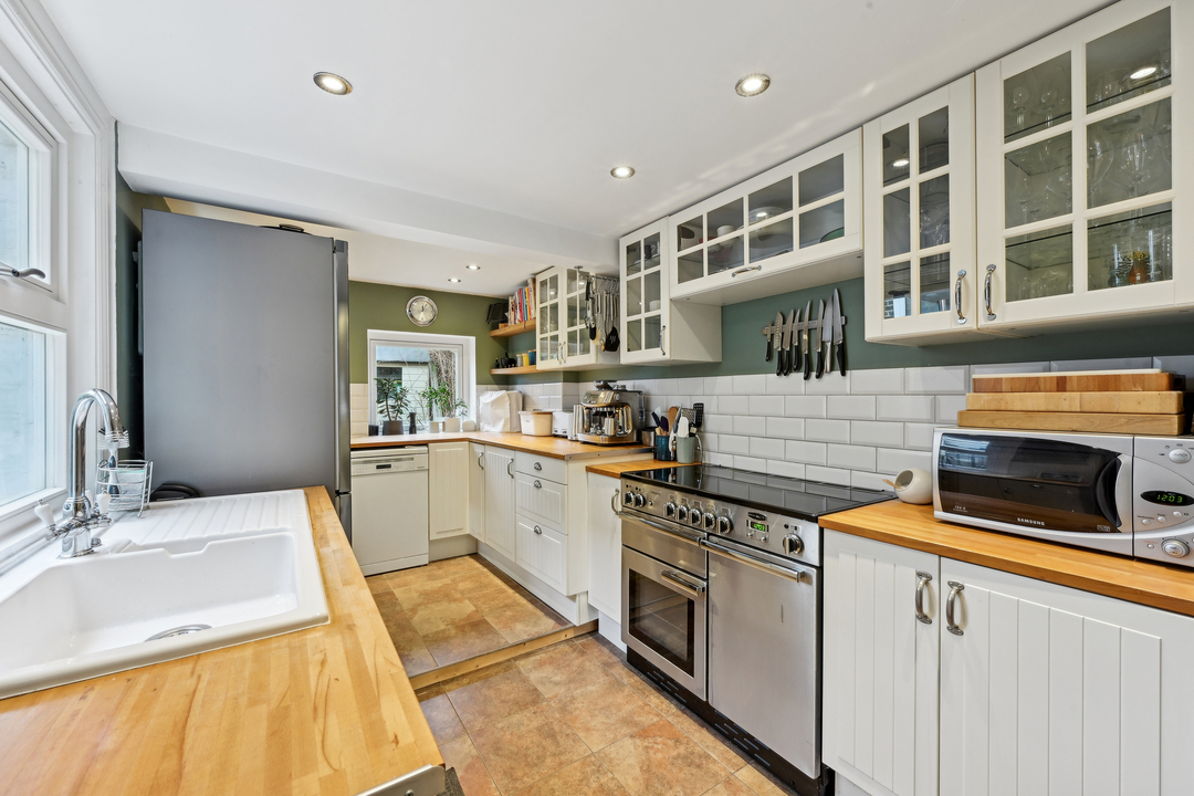 2 bed terraced house for sale in Endsleigh Road, Ealing, London, W13  - Property Image 4
