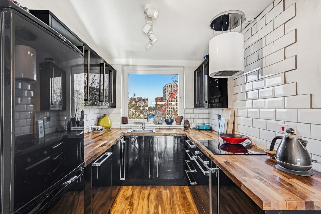 2 bed apartment to rent in Numa Court, Justin Close, Brentford, London, TW8  - Property Image 2