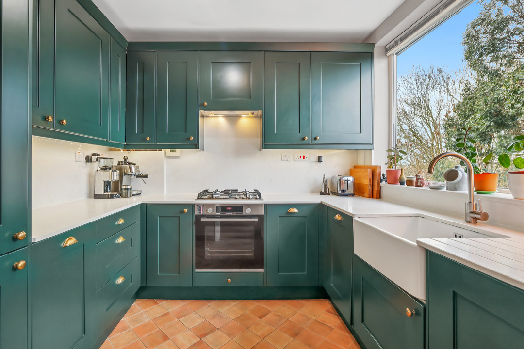 2 bed apartment for sale in Argyle Road, Ealing, London, W13