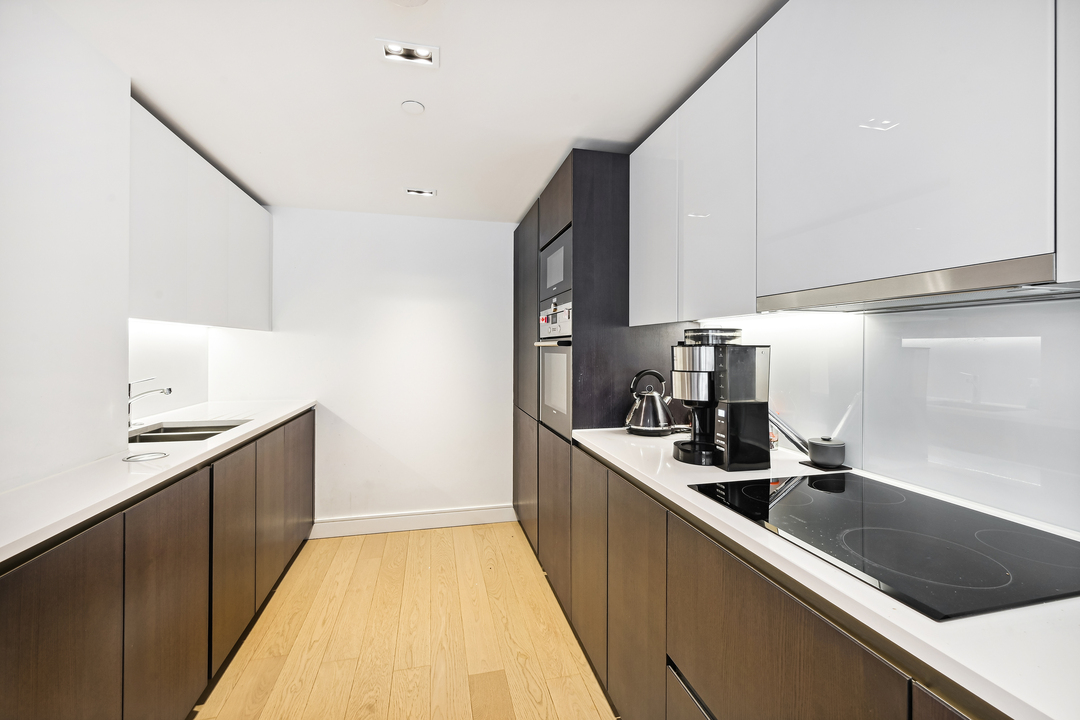 3 bed apartment for sale in Dashwood House, Dickens Yard, London, W5  - Property Image 5