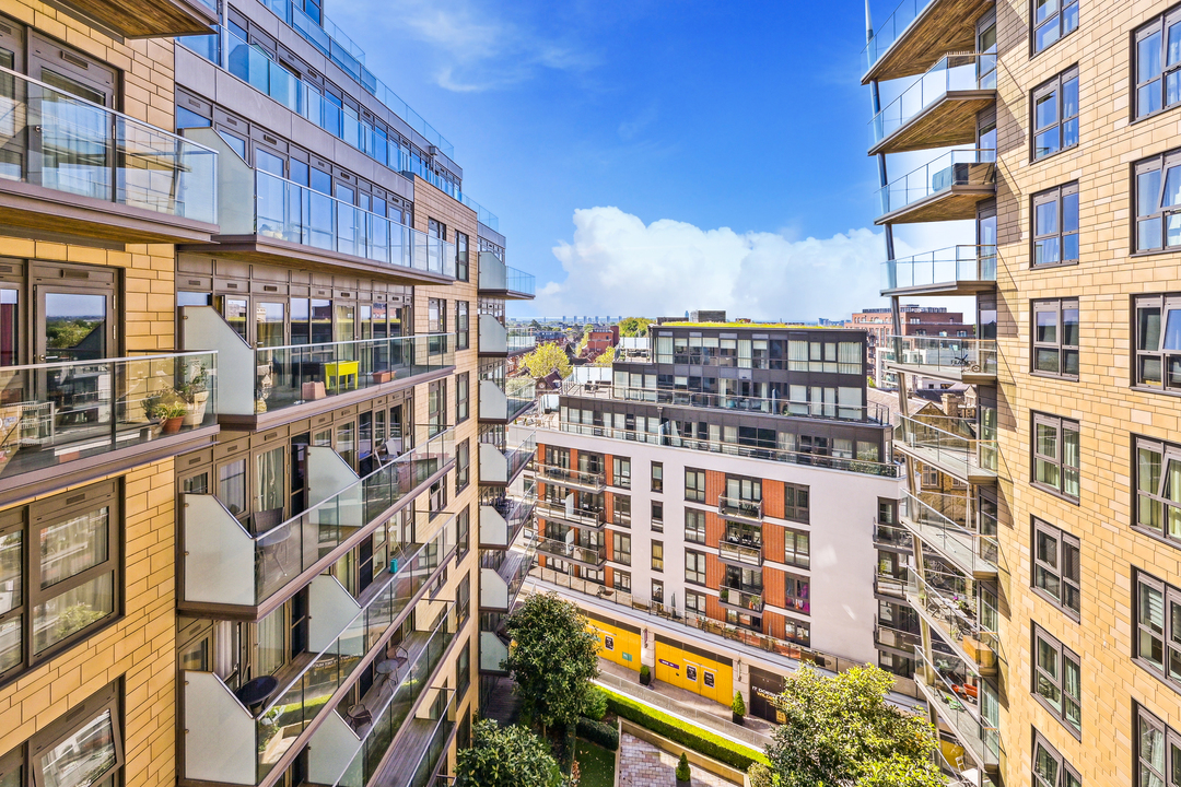 3 bed apartment for sale in Dashwood House, Dickens Yard, London, W5  - Property Image 19