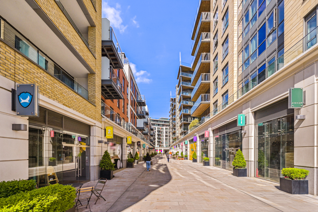 3 bed apartment for sale in Dashwood House, Dickens Yard, London, W5  - Property Image 22