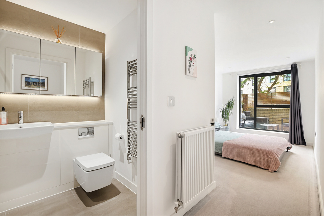 3 bed apartment for sale in Redwell House, West Ealing London, W13  - Property Image 7