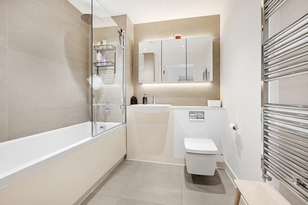 3 bed apartment for sale in Redwell House, West Ealing London, W13  - Property Image 10