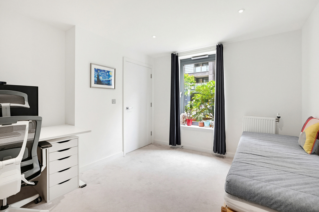 3 bed apartment for sale in Redwell House, West Ealing London, W13  - Property Image 12