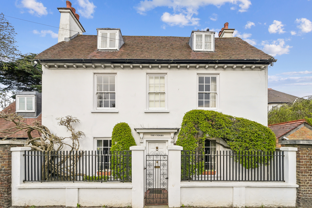 5 bed detached house for sale in The Cedars, The Butts, Upper Butts, Brentford, TW8  - Property Image 25