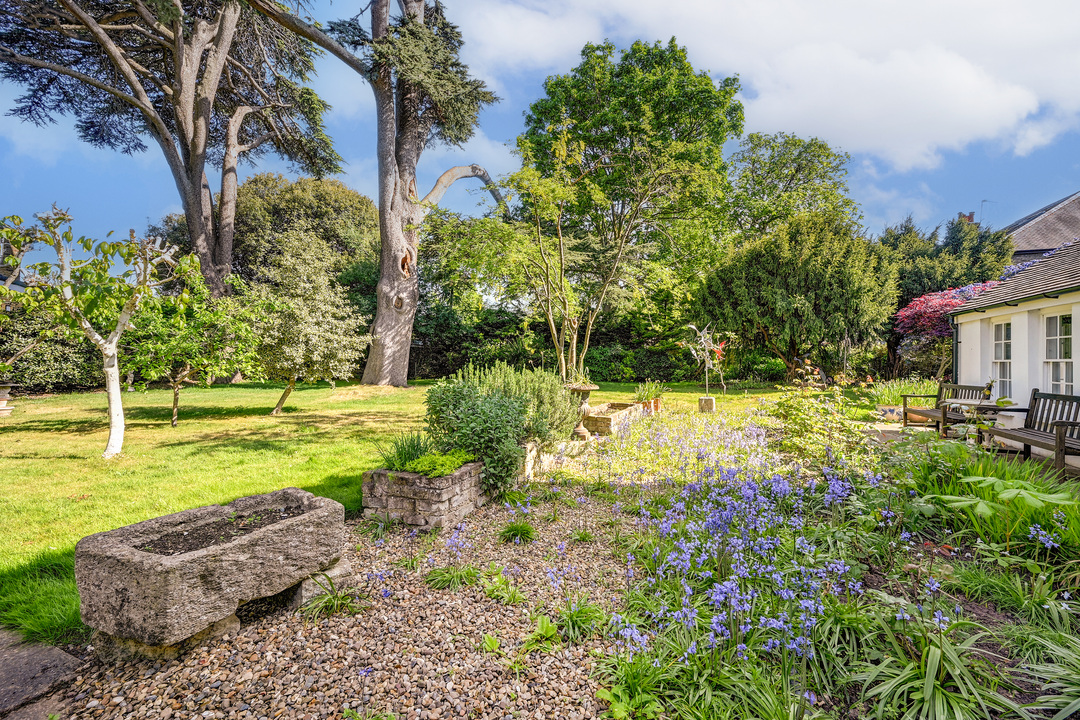5 bed detached house for sale in The Cedars, The Butts, Upper Butts, Brentford, TW8  - Property Image 30