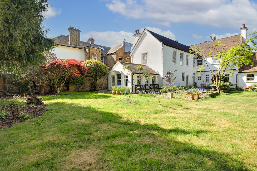 5 bed detached house for sale in The Cedars, The Butts, Upper Butts, Brentford, TW8  - Property Image 35
