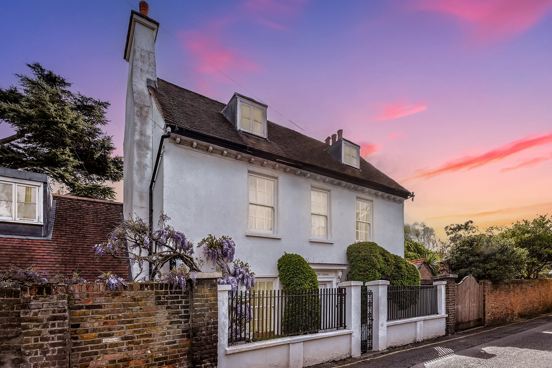5 bed detached house for sale in The Cedars, The Butts, Upper Butts, Brentford, TW8 - Property Image 1