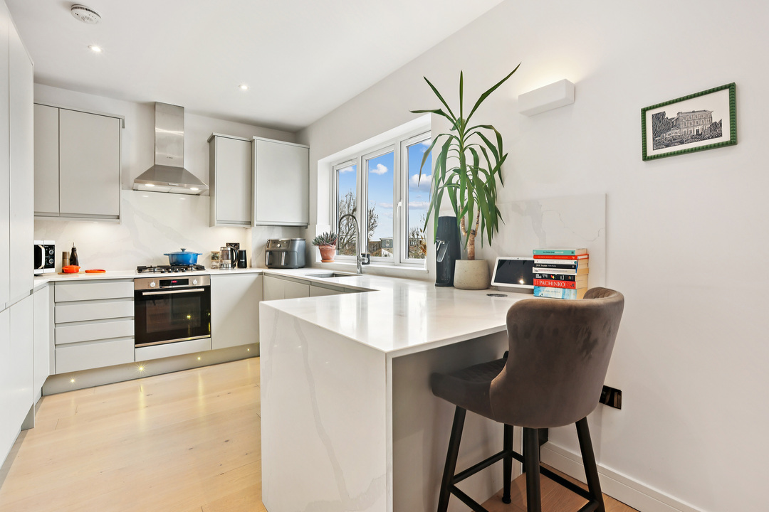 3 bed apartment for sale in Highview Road, Ealing, London, W13  - Property Image 1