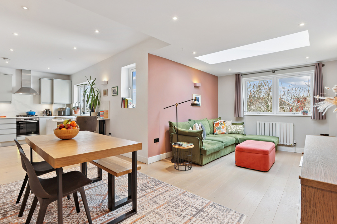 3 bed apartment for sale in Highview Road, Ealing, London, W13  - Property Image 3