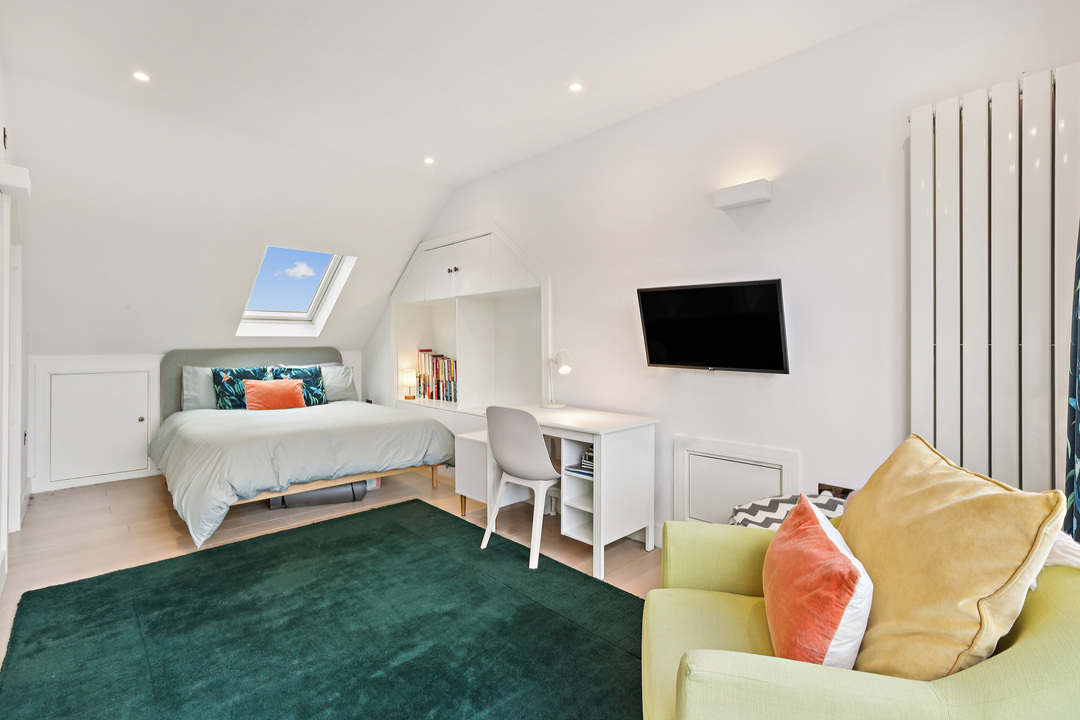 3 bed apartment for sale in Highview Road, Ealing, London, W13  - Property Image 5