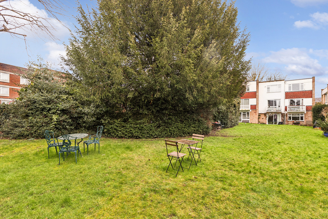 2 bed maisonette for sale in Eaton Rise, Ealing, London, W5  - Property Image 19