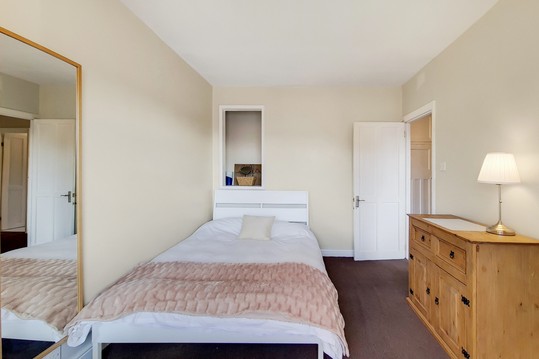 2 bed apartment for sale in Cavendish Avenue, Ealing, London, W13  - Property Image 8