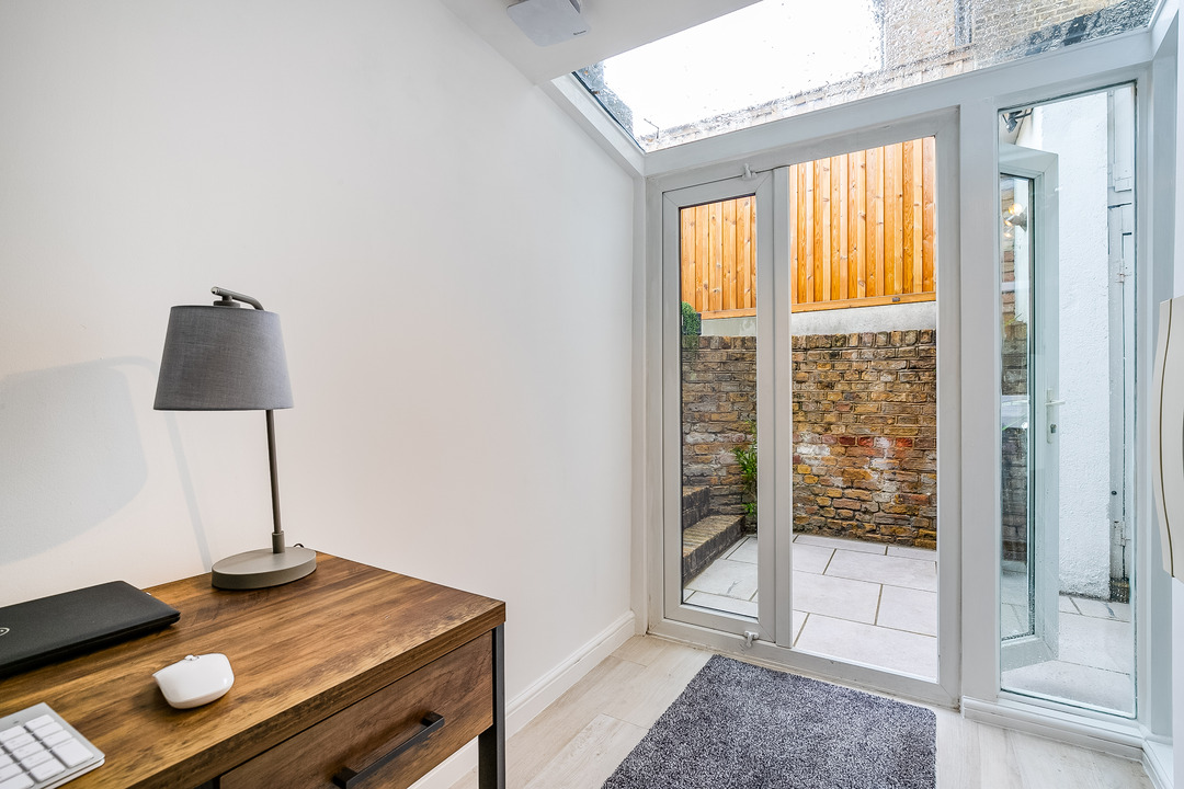 1 bed apartment for sale in Lothair Road, Ealing, London, W5  - Property Image 11