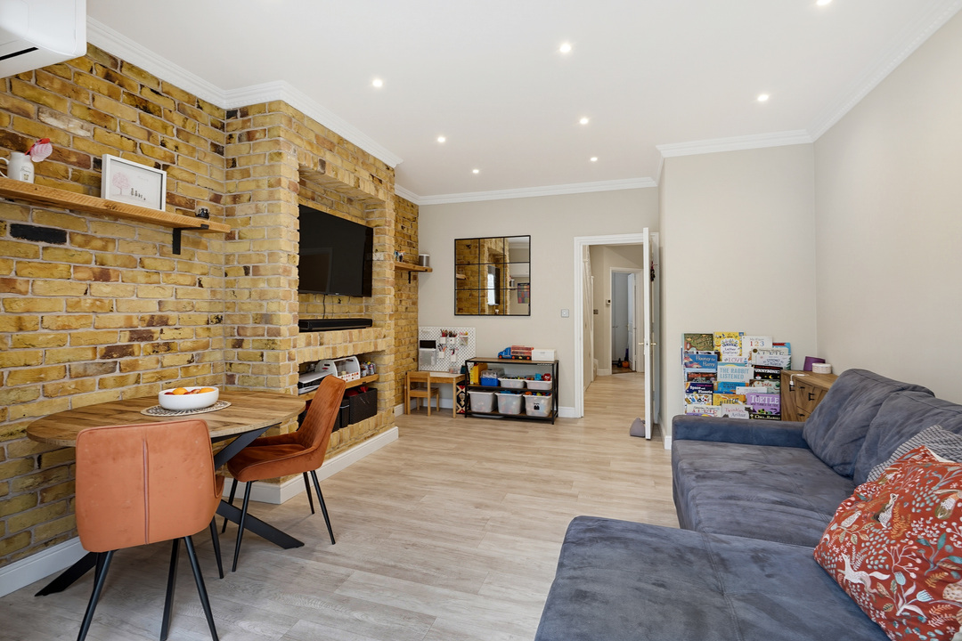 3 bed terraced house for sale in Windings Place, Ealing, Northfields, London, W13  - Property Image 2