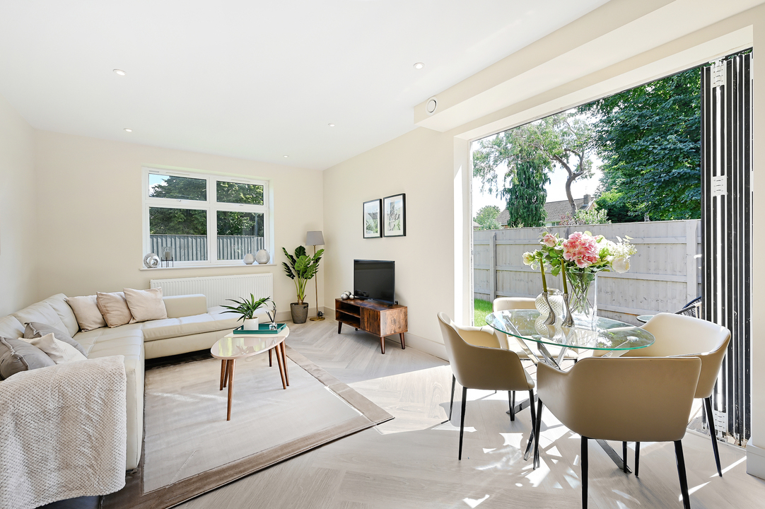 1 bed apartment for sale in Gunnersbury Avenue, Ealing Common, London, W5  - Property Image 1