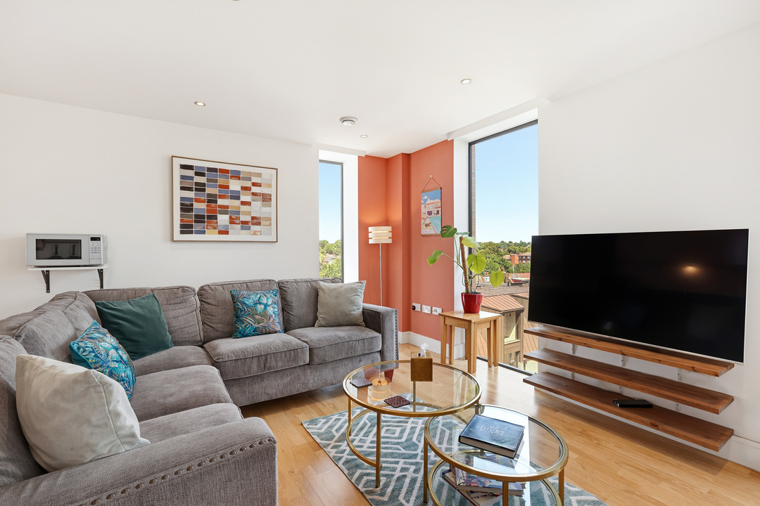 2 bed apartment for sale in Bruce Court, Underhill Gardens, Ealing, London, W5  - Property Image 5