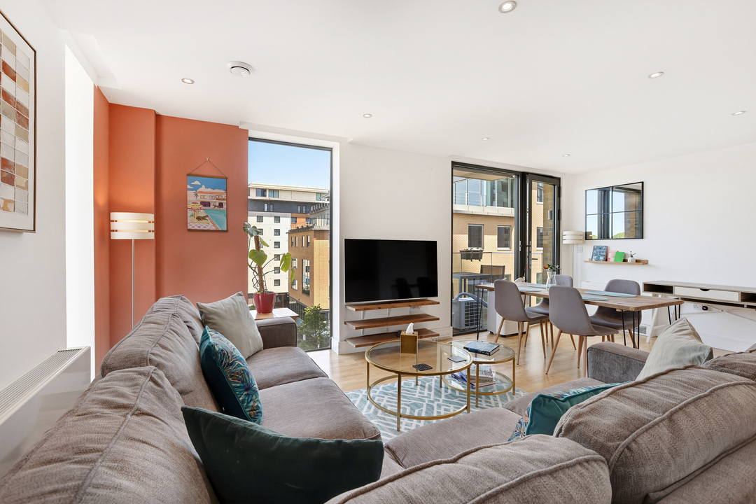 2 bed apartment for sale in Bruce Court, Underhill Gardens, Ealing, London, W5  - Property Image 15