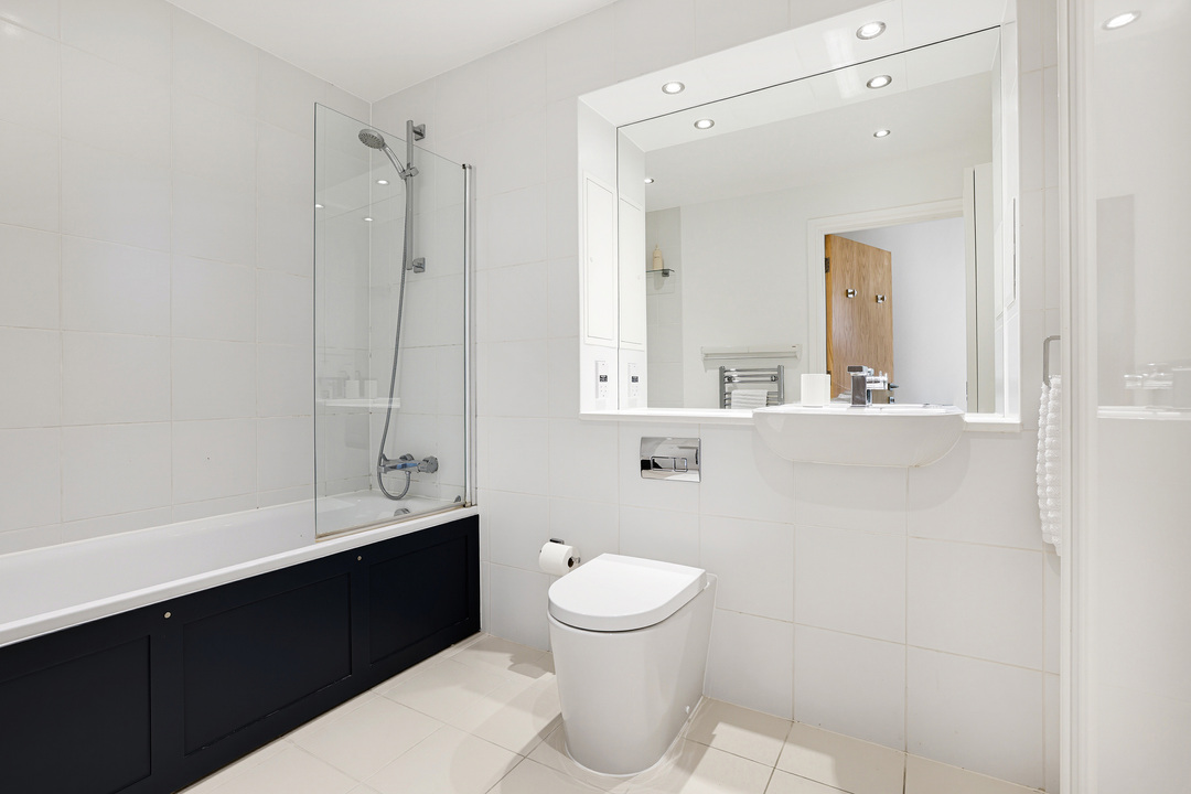2 bed apartment for sale in Bruce Court, Underhill Gardens, Ealing, London, W5  - Property Image 10